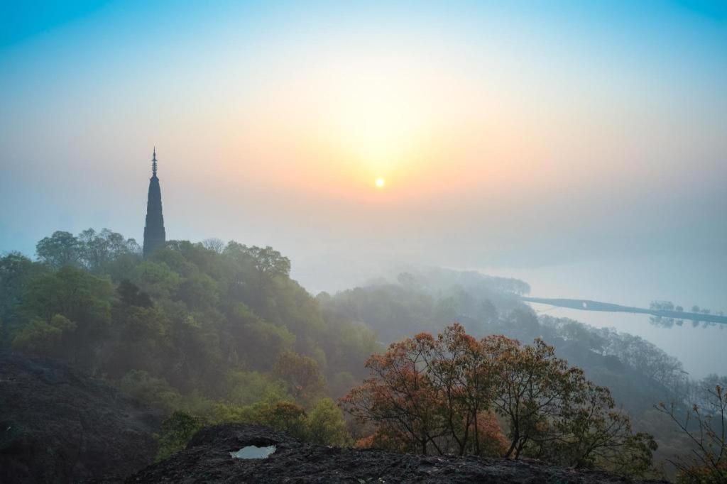 Ji Hotel Hangzhou Xihu Fengqi Road Exteriör bild
